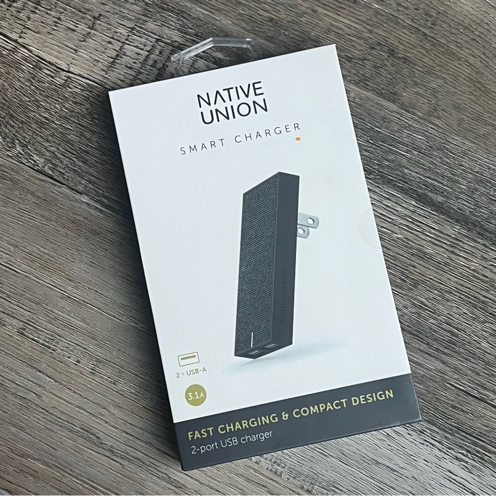 NWT Native Union extra fast Smart Charger 2 port USB charger